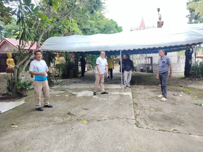 การเตรียมสถานที่ในการจัดงานประเพณีบุญ...